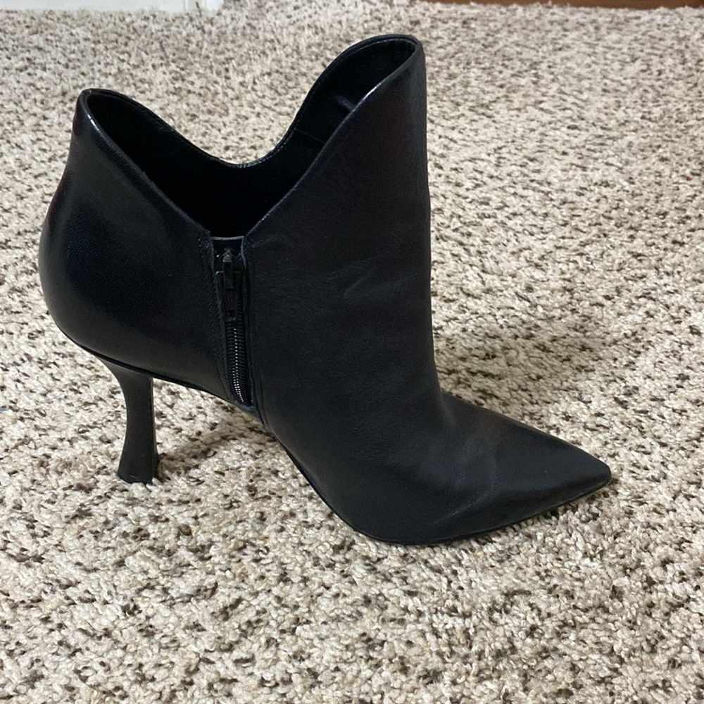 Gianni Bini black leather booties - worn one or two times - size 10 - Picture 5 of 9